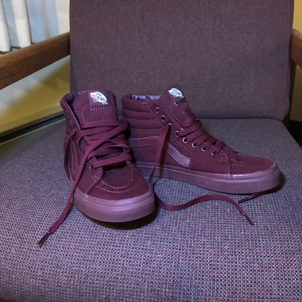 high top maroon vans!! (size 7)